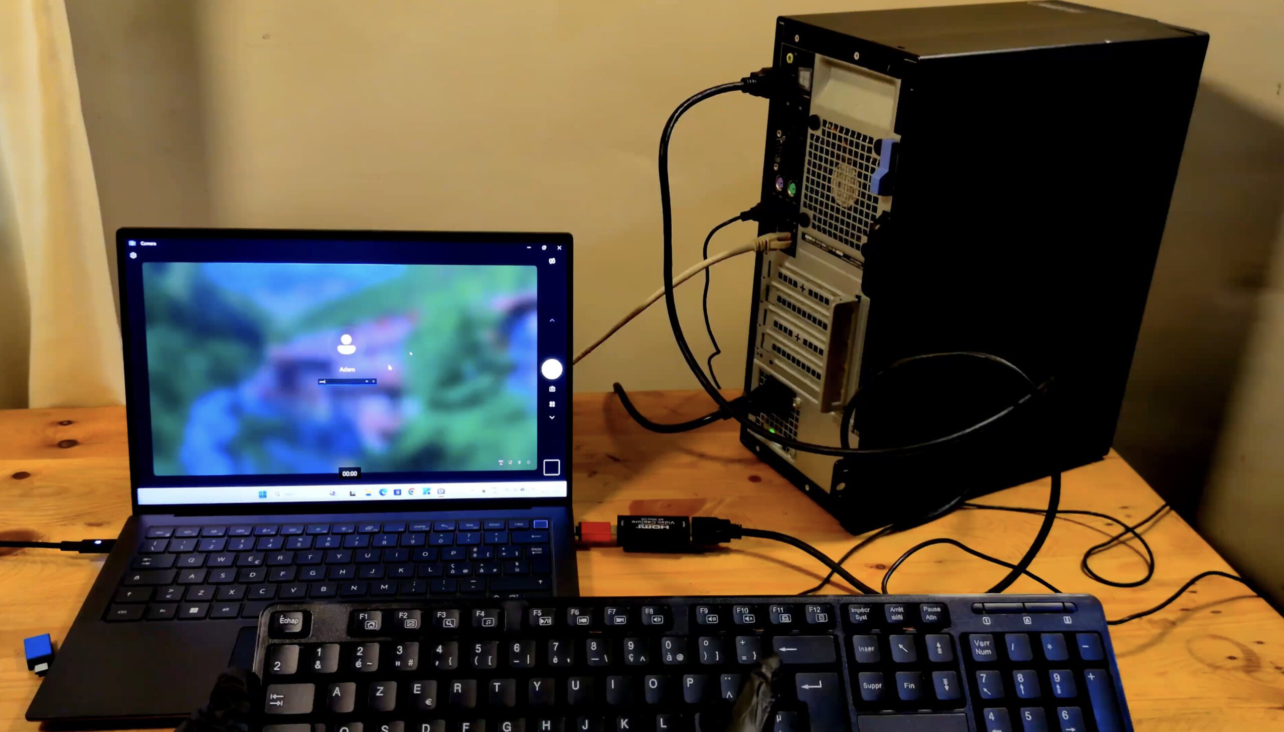 Read more about the article How to Use Your Laptop as a Monitor for Any PC (Complete Guide)